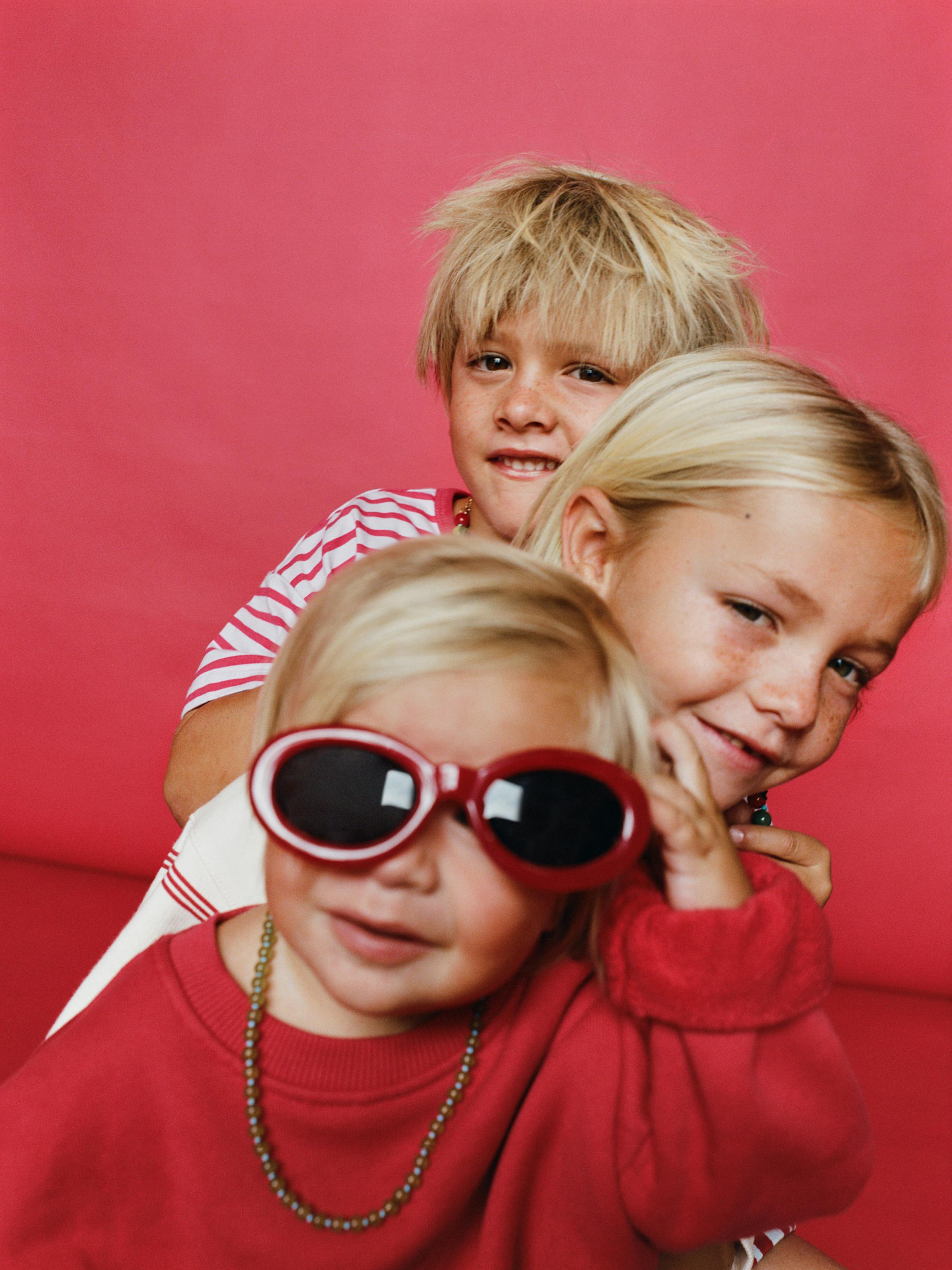 ROUND PLASTIC SUNGLASSES